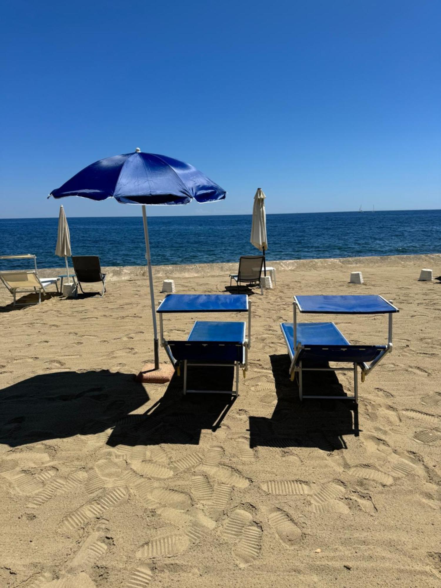 Tirrenia Beach House - Sea Front With Private Beach Sanremo Exteriör bild