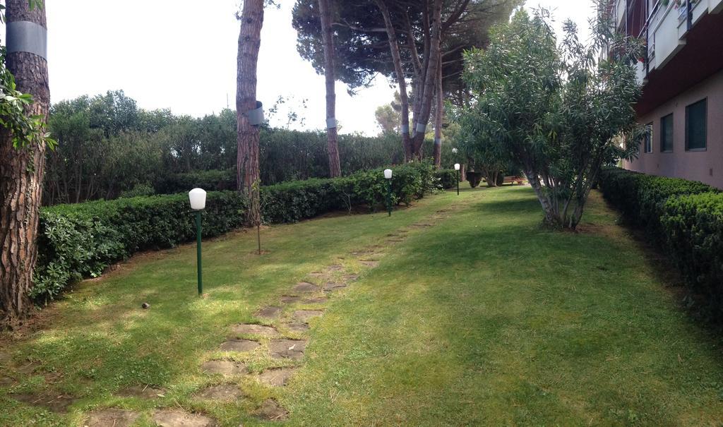 Tirrenia Beach House - Sea Front With Private Beach Sanremo Exteriör bild